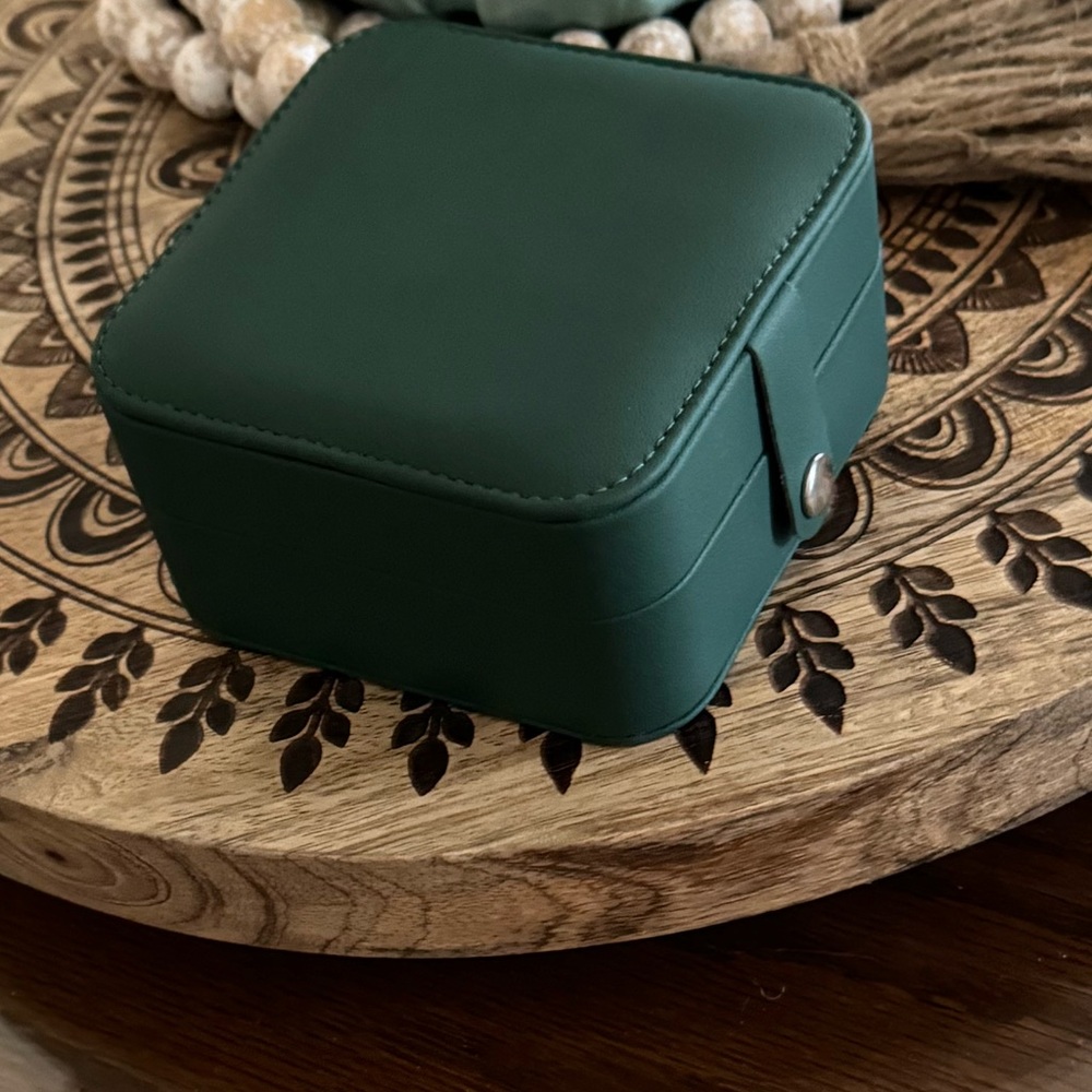 Mini travel Jewelry box Snap close+mirro r